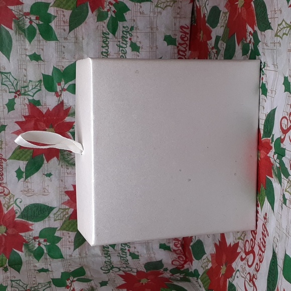 Bracelet Blue Showing Loyalty and Trust - Picture 5 of 6